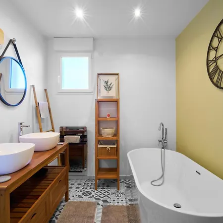 Maison De Avec Piscine Vakantiehuis