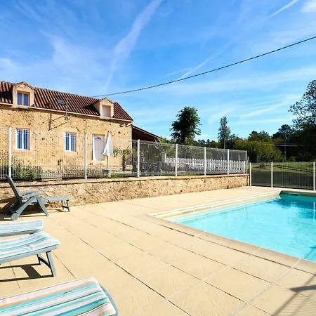 Vakantiehuis Maison De Avec Piscine *