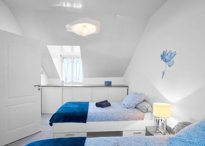 Dom wakacyjny Maison De Avec Piscine *